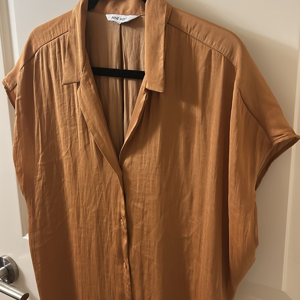 Button down blouse - Picture 3 of 3